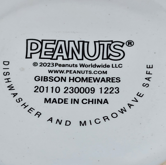 Snoopy and The Peanuts Gang Ceramic‎ Coffee Mug 20 Oz NEW - Picture 8 of 12
